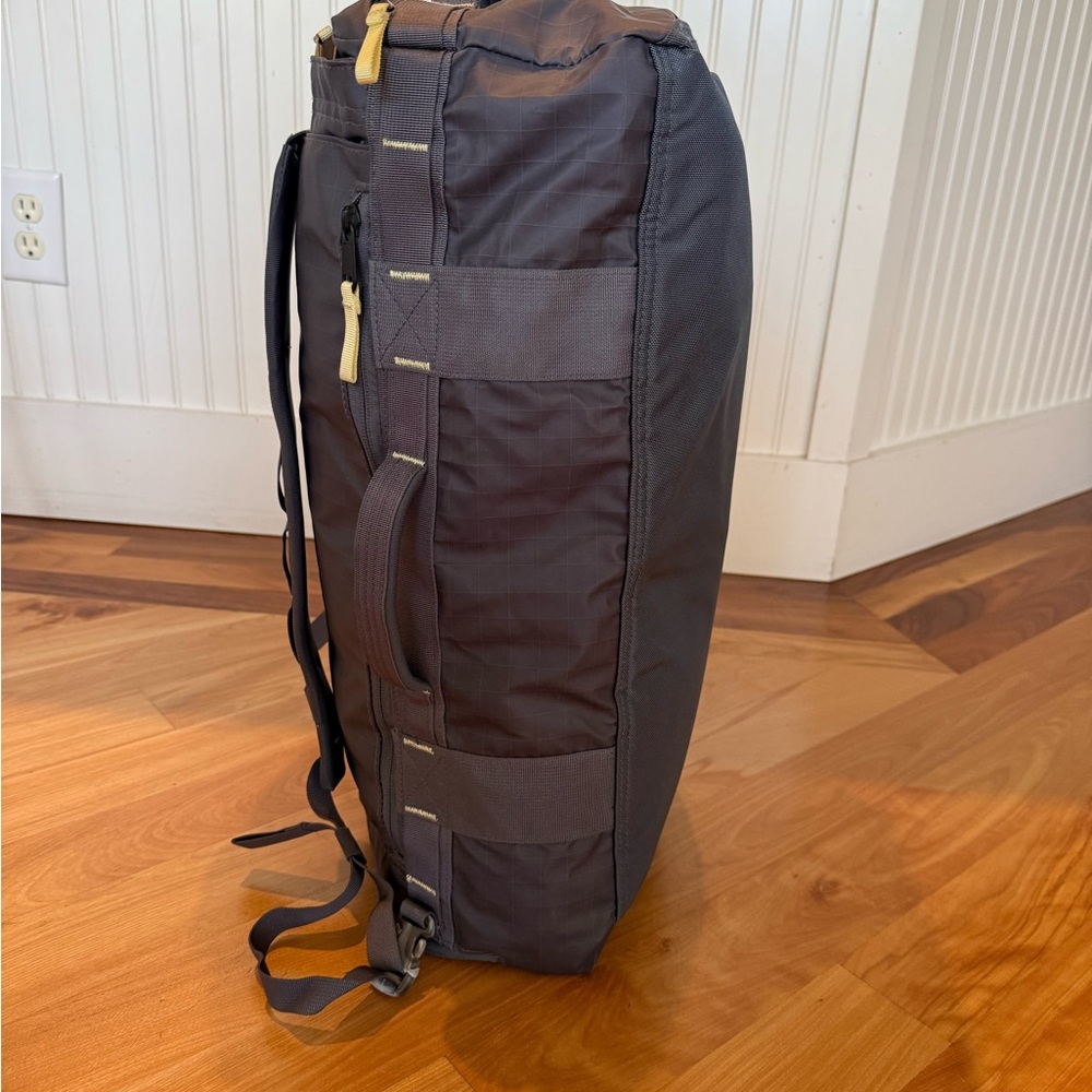The North Face Base Camp Voyager Travel Backpack - 32L - Picture 4 of 7